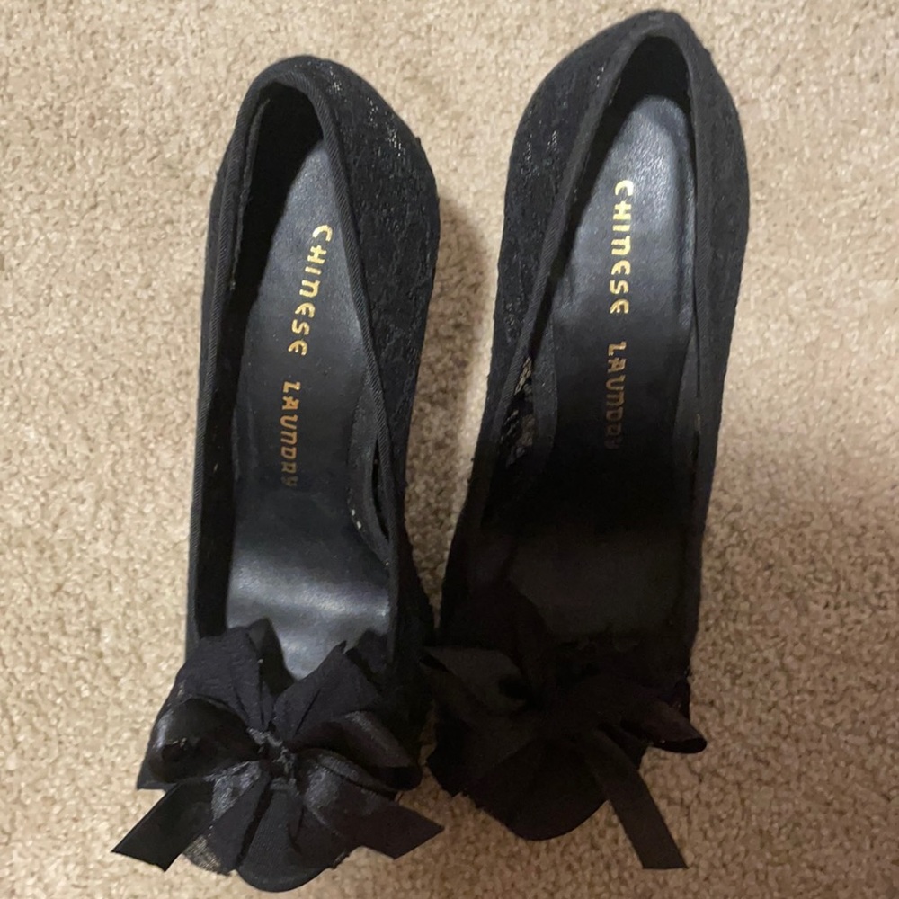 CHINESE LAUNDRY black laced heels